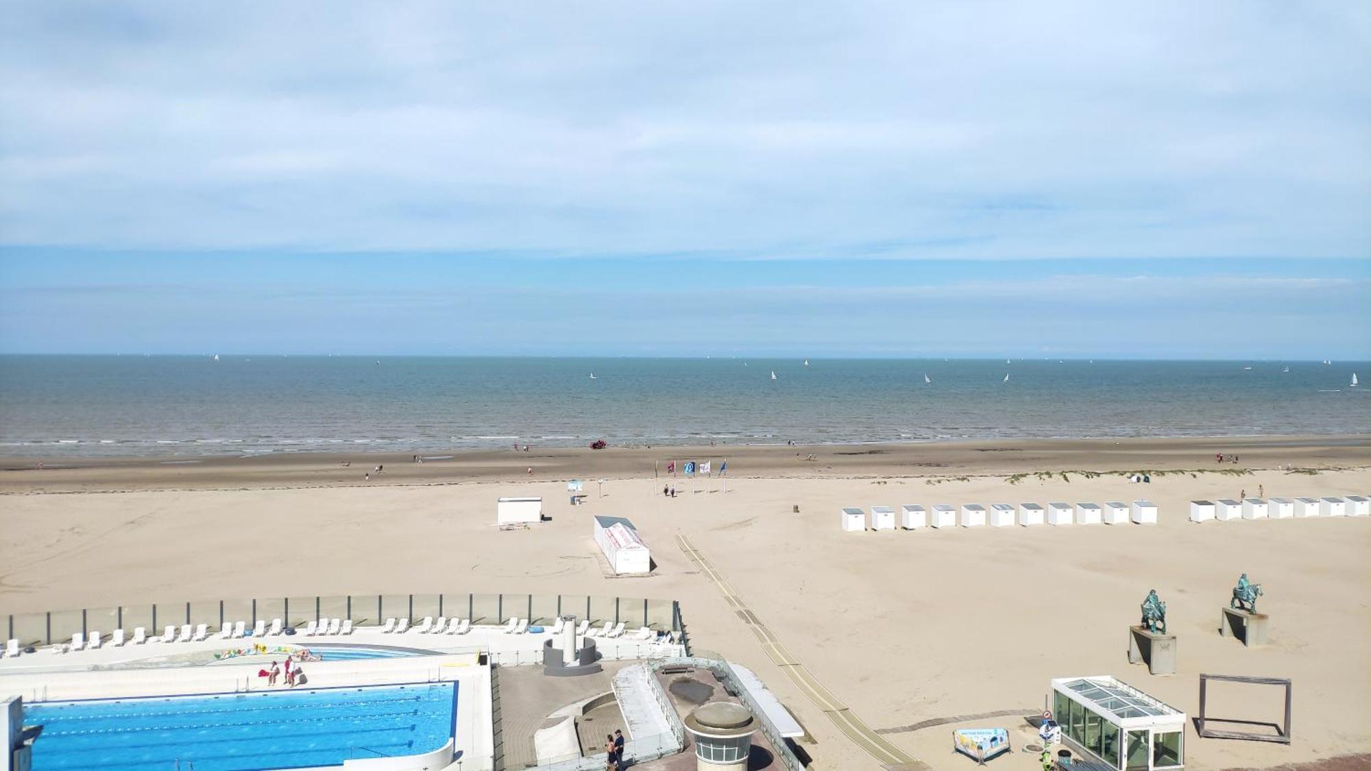 Zeezicht Vanop Het 6 De Verdiep Oostduinkerke Kültér fotó