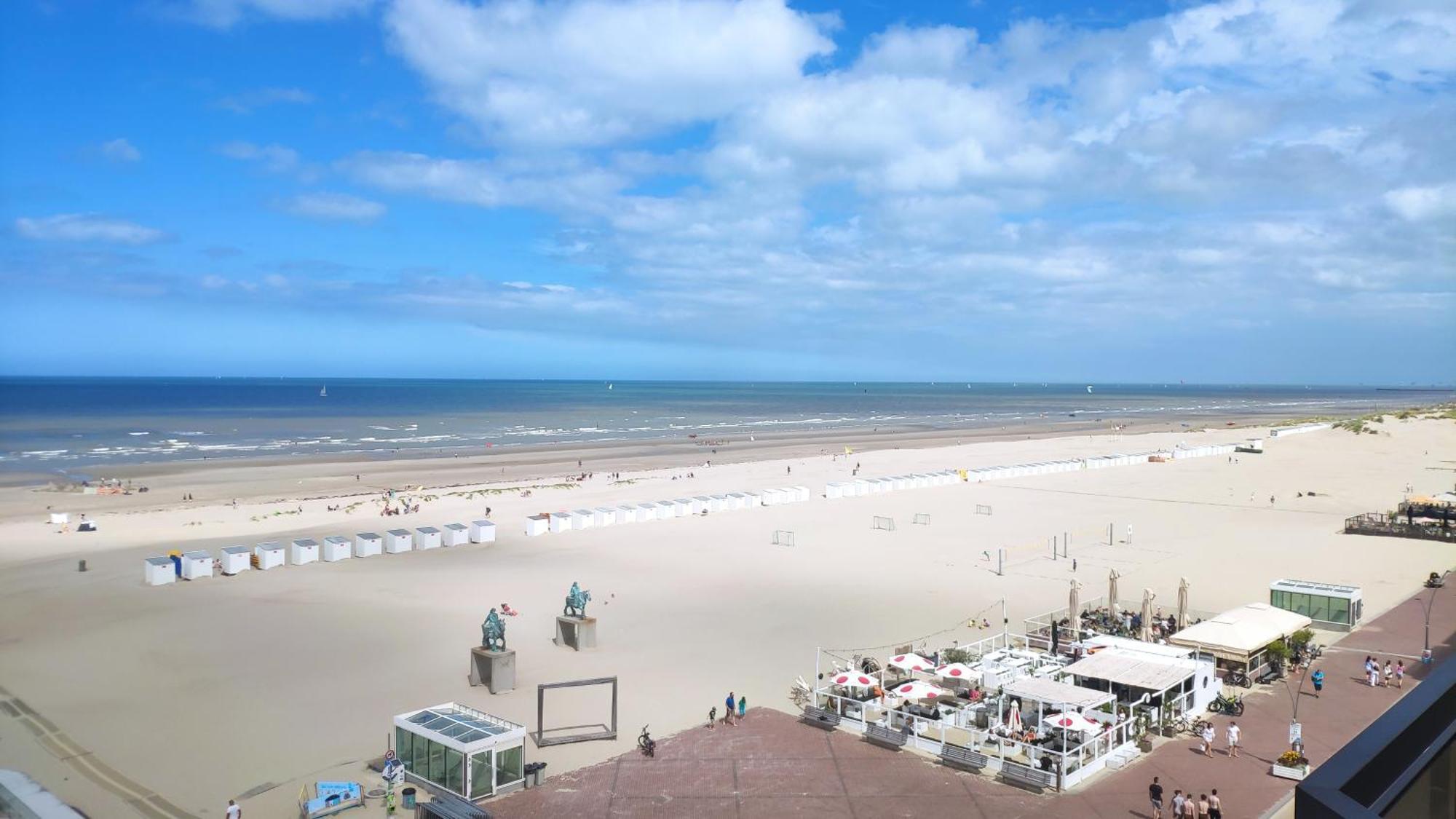 Zeezicht Vanop Het 6 De Verdiep Oostduinkerke Kültér fotó